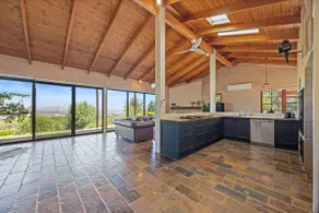 Country Escape - 3BR Home with Panoramic Views - Image 4