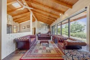 Country Escape - 3BR Home with Panoramic Views - Image 2