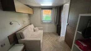 central yet quiet accommodation - Image 2