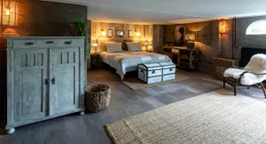 Luxury & Wellness by the water|2 private buildings - Image 4