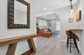 Stylish, creative district apt near downtown - Image 5