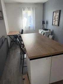 Large quiet 3-bedroom apartment, sleeps 6 - close to the beach/expressway - Image 4