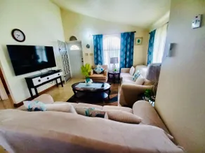 Mountain View Haven- 3 mins to the beach - Image 2