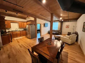 480 Beautiful apt with whirlpool & steam tub. - Image 2