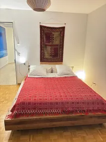 Flat in vibrant neighbourhood (free parking) - Image 3
