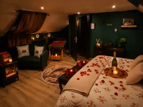 Love Room Premium near Nantes, Sauna, Balneo - Image 4