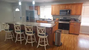 Comfy McClellan 2 Bedroom 2 Bath with Garage - Image 2