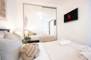 Stunning 4th-Flr Views | Sleeps 4 + Parking - Image 4