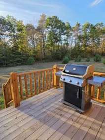 Luxurious Log Cabin- with central AC and firepit! - Image 4