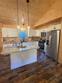 Luxurious Log Cabin- with central AC and firepit! - Image 2