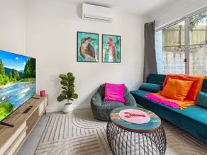 Tropical Vibes in North Manly AC and FREE Parking - Image 3