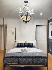 Gorgeous Home across Multi-Sport and 2 NHL rinks. - Image 4