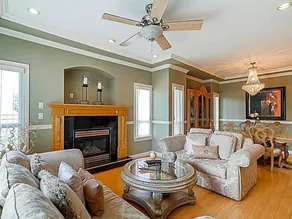 Gorgeous Home across Multi-Sport and 2 NHL rinks. - Image 2