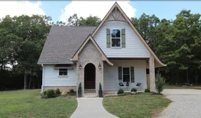 Woodland Haven: Storybook Cottage Retreat - Image 4