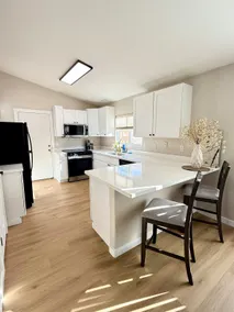 Renovated•Spotless Home•New Furniture•Quiet•Near60 - Image 4