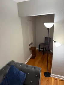 Good Neighbors, King Size bed, nice big sectional - Image 5