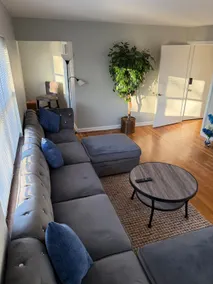 Good Neighbors, King Size bed, nice big sectional - Image 4