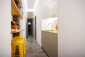 7 Matices in downtown Madrid - Matiz Amarillo 3 - Image 3