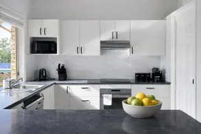 Banksia House | 4BR Spacious Retreat In Singleton - Image 2
