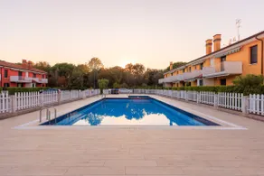 Residence & pool – 4 min walk to the beach - Image 3