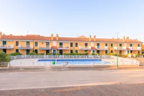Residence & pool – 4 min walk to the beach - Image 2