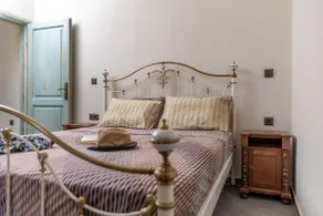 Deluxe One Bedroom Apartment with Ocean View - Image 2