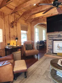 Walkable in town retreat. Enjoy fall colors! - Image 3