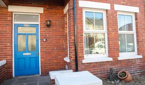 Channel View, 4 bedrooms,4 beds, FREEparking beach - Image 3