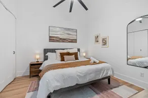 Chic Loft Style HighEnd King Suite~ 2Parking Spots - Image 2