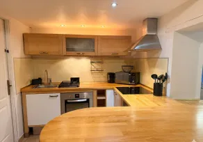 65 m² (698 sq ft) duplex · Garage · Paris La Défense 8 min - Image 3