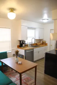 2 King Beds • Minutes to AdventHealth + Downtown - Image 3