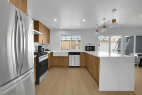 Modern Comfort in the Heart of Ontario - Image 4
