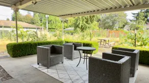 Pet-Friendly 2 Bedroom with Fenced Yard - Image 2