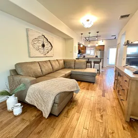2BR/2BA Retreat Near Sun Valley · Pool & Hot Tub - Image 3