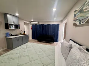 450 sq with private kitchen bathroom and parking - Image 5