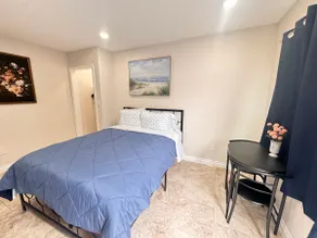 Private room with bathroom and parking C22 - Image 2
