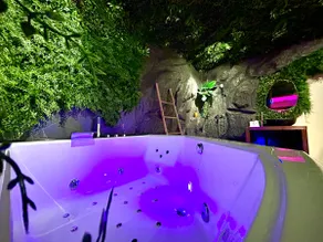LoveRoom Bali - Jacuzzi Sauna - Image 2