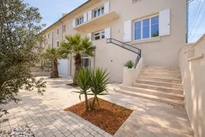 Large Modern Villa - Pool, Billiards & Parking - Image 5