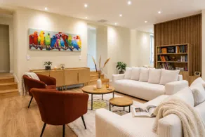 Large Modern Villa - Pool, Billiards & Parking - Image 2
