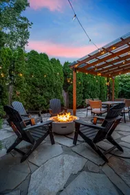 NW Chill Vibes - 3BD 2.5BA Lux Haus -Patio Firepit - Image 2