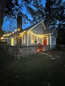 Meridian Cottage Retreat • Sleeps 6 • Full Kitchen - Image 2