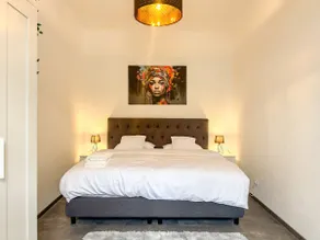 Luxury Living in the Heart of the City - Image 2