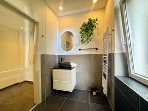 Luxury Living in the Heart of the City - Image 5