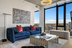 SoHo Signature Lounge | Skyline & Mountain Views - Image 5