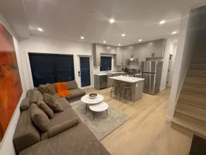 Modern 2BR Coach House, West Van- New Construction - Image 3