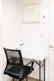 Private Clean Suite Getaway |Work & Relax in Style - Image 4