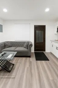 Private Clean Suite Getaway |Work & Relax in Style - Image 5