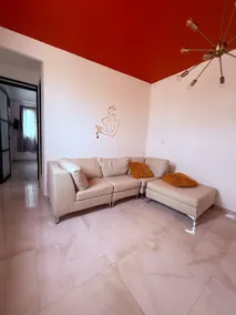 Elegant and centrally-located apartment - Image 3