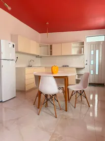 Elegant and centrally-located apartment - Image 5