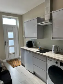 Cozy 1 bed flat in barnsley royston Yorkshire - Image 5